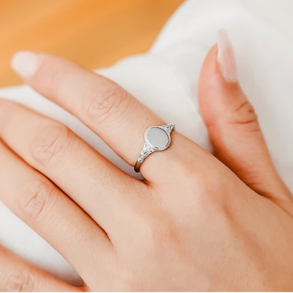Kemmi Sierra Signet Ring Sterling Silver